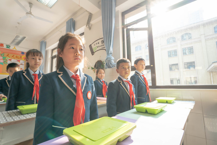 午间配餐服务100%全覆盖 济南市确定15处“中央厨房”让学生吃得饱更吃得好