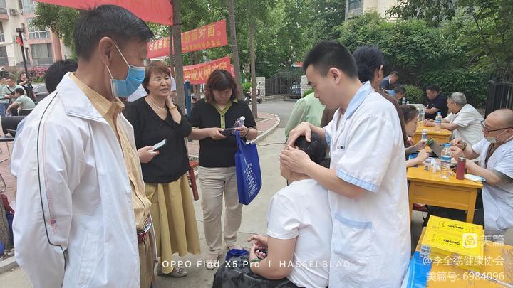 送健康“暖人心”！济南市健康保健行业协会义诊活动走进美里湖街道绿岛颐年苑社区