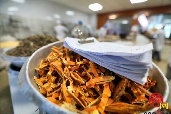 药剂师：能文能武 助人健康手有余香