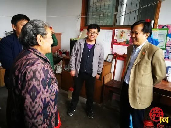 济南市城管局党组开展“走进贫困村，共度扶贫日”主题党日活动