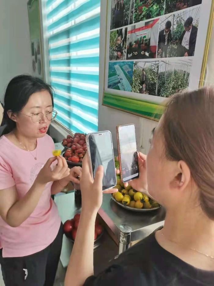 “我为群众办实事之走进苗山”主题党日活动