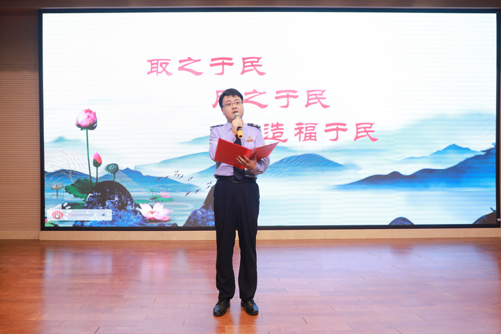 “税润桃李小课堂”走进市青少年税收普法教育基地