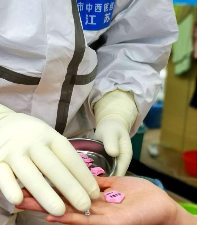 暖心！武汉江夏区方舱医院里的23颗许愿星