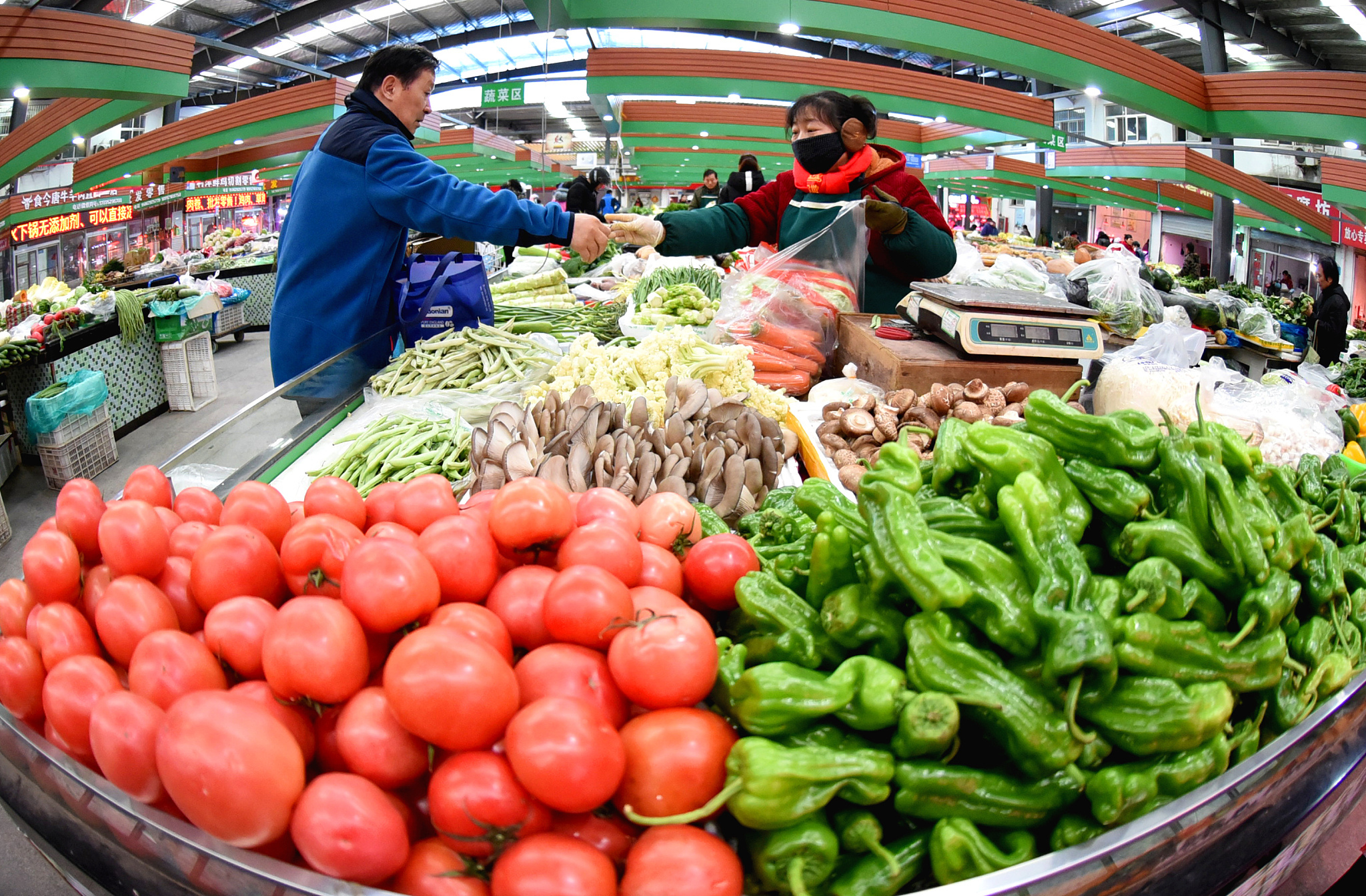 元旦春节猪肉、蔬菜、水果涨价吗?农业农村部回应来了