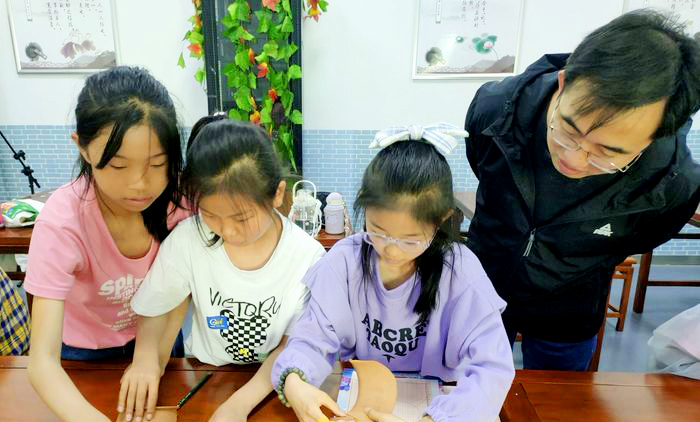 先睹为快，翻阅“济南版”晚间故事！