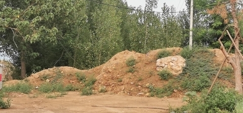 【啄木鸟在行动】章丘区翟家庄附近渣土堆积