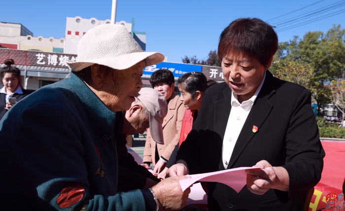 “在希望的田野上”