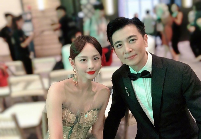 张嘉倪保剑锋合影怎么回事？终于真相了,原来是这样！