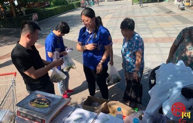 打赢扶贫攻坚战！甸柳新村街道举办“湘西永顺农产品扶贫特卖会”