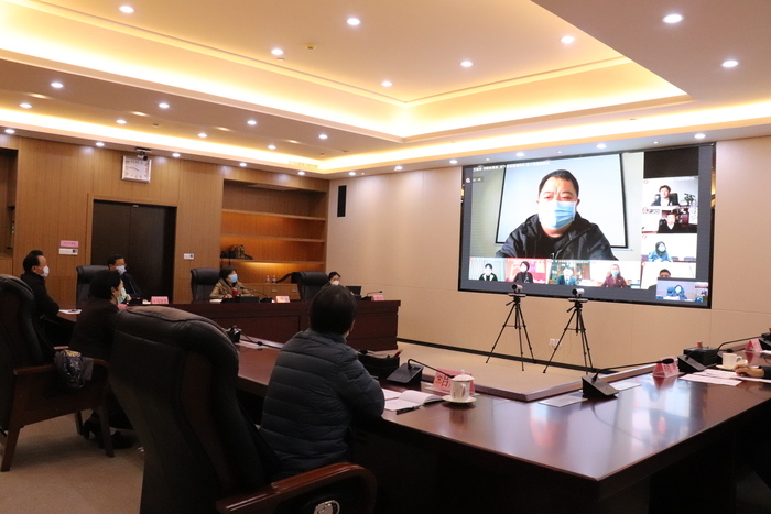 2020首期泉城“商量”启动：政协委员与战疫代表视频同框共议“双测温两报告”