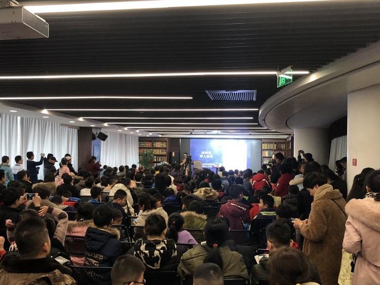 音频大V“平哥”浦宇平现身济南 有书迷竟从河南赶来……