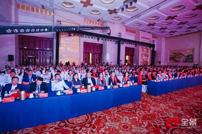 漱玉平民创立22年敲响上市宝钟，开启创新发展新征程