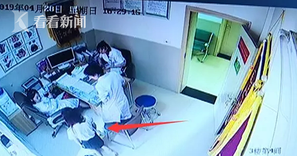 女孩跪求免费做人流 手术后持刀威胁：还我孩子