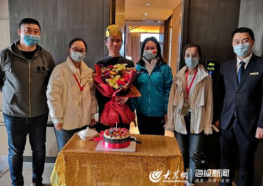 终于到家了！时隔两个月，山东医疗队576名队员再次与亲人紧紧相拥