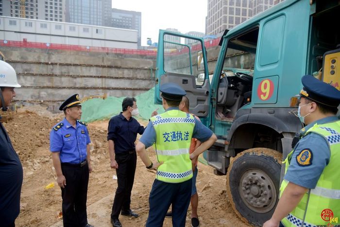济南五部门联合出击 严厉打击建筑垃圾处置运输违法违规行为