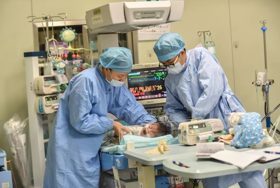 66天大女婴换上4岁男童心脏，创造的纪录令人泪朦胧