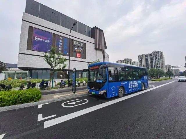 小城公交频“断供”，大城公交正“瘦身”，市民出行需求如何兜底？