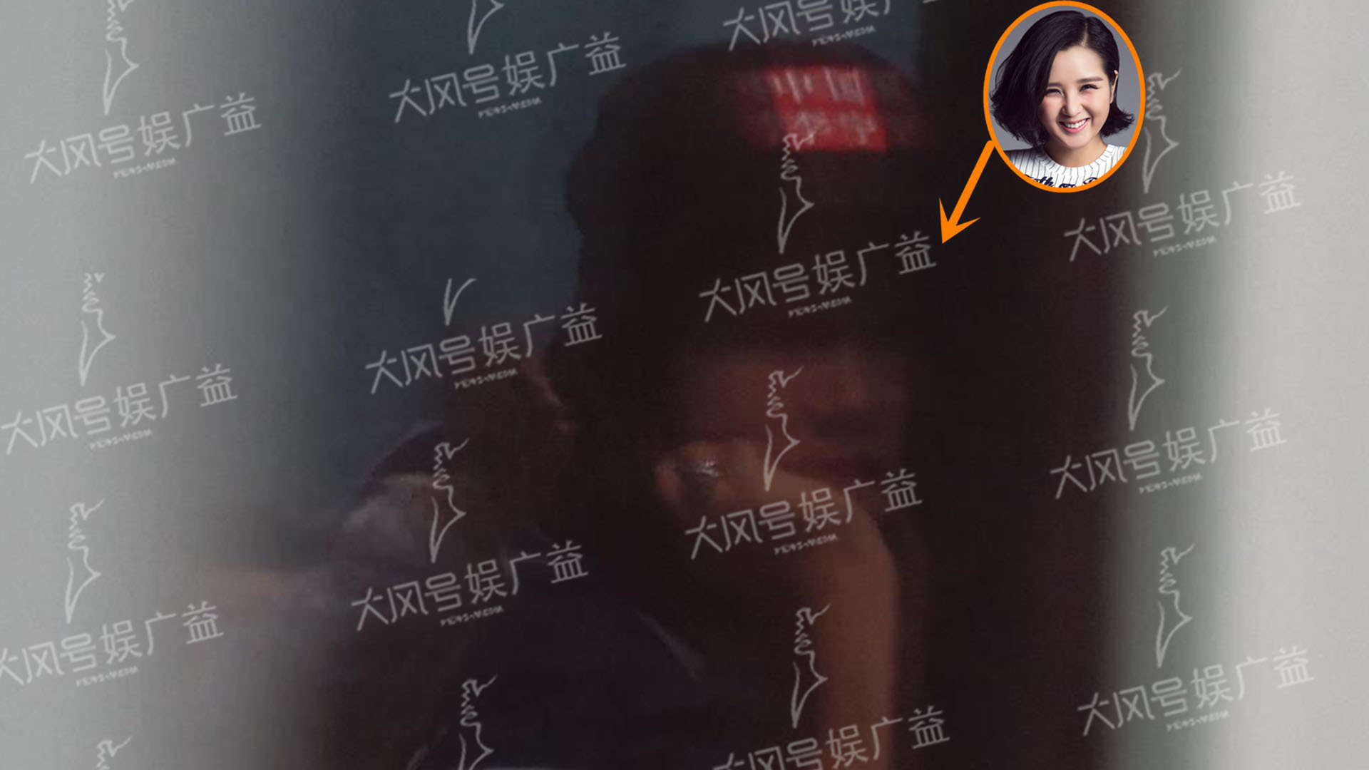 何洁产后忙工作赚钱    带儿吃饭心不在焉表情超敷衍