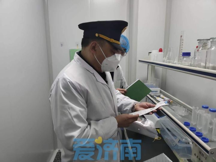 孩子们“开餐了”，放心吃踏实学！济南市场监管部门开展学校食堂食品安全检查行动