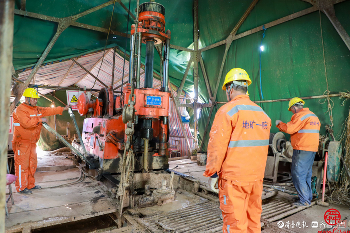 山东省地矿局一院高唐钻探施工现场发现罕见富铁矿