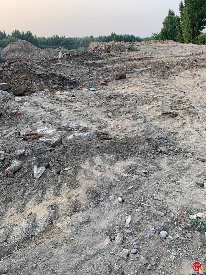 【啄木鸟在行动】章丘区牛牌村南侧渣土未覆盖 易产生扬尘