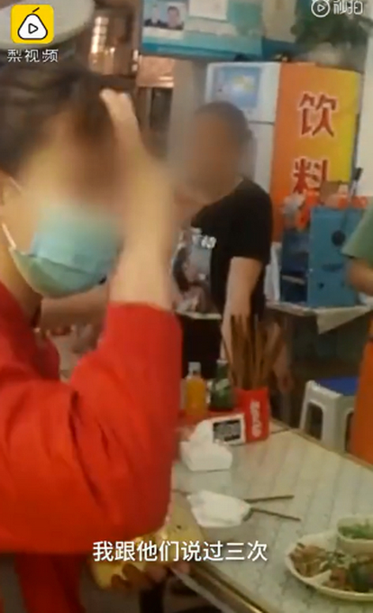 外地女子在重庆回锅肉里吃到青椒报警 吃不了辣椒为什么要点回锅肉？