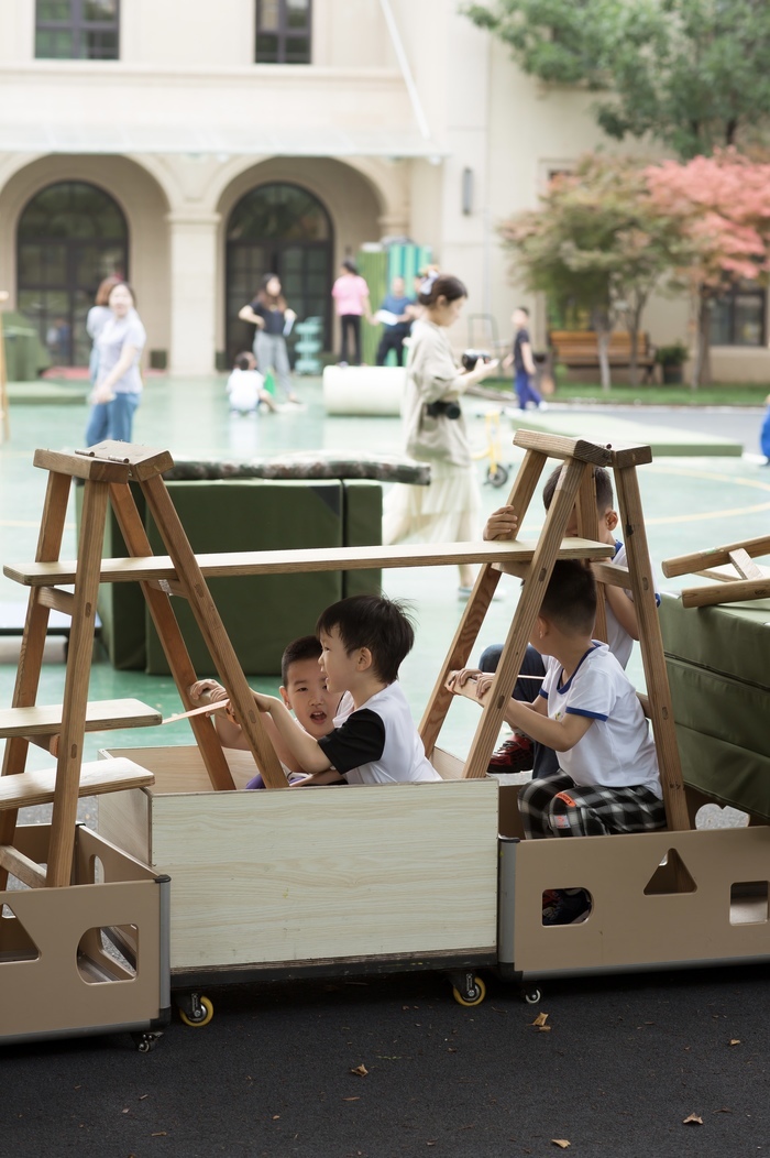 历下区百合幼教集团：“游戏引桥”助力幼儿平稳过渡