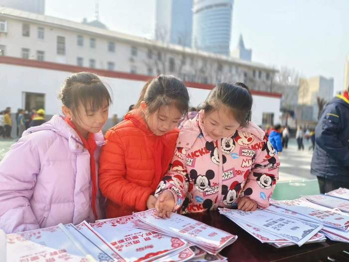 项目赋能，学向未来！十亩园小学开展寒假项目化特色作业展示