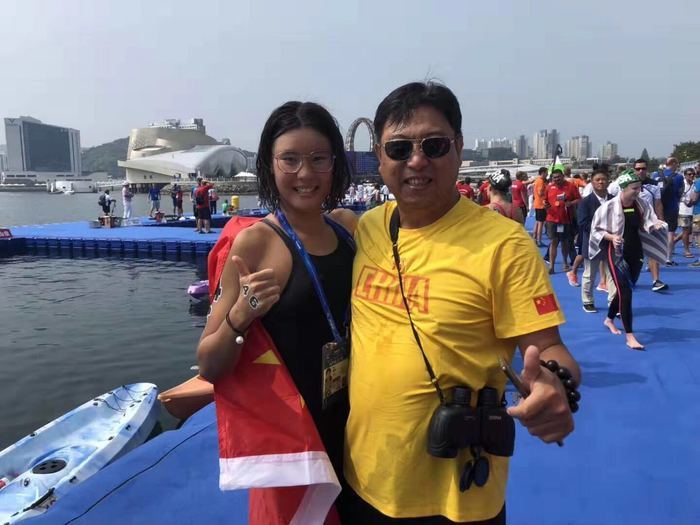 济南姑娘创造历史！辛鑫夺世锦赛女子10公里游泳金牌