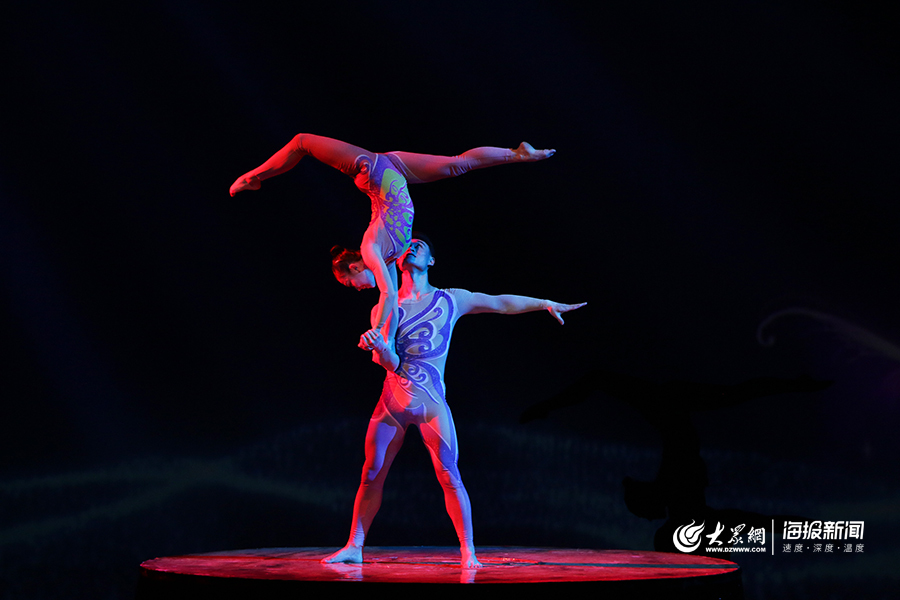 山东为国际友城代表团上演“视听盛宴”：杂技、舞蹈、交响乐、弹拨乐……