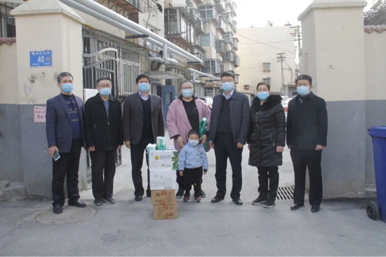 贴心！市五院领导亲切慰问援鄂医护人员家属