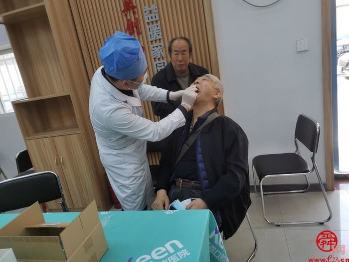 历下区益寿路社区开展“健康口腔 幸福家庭”公益活动