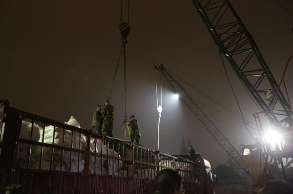 上海海警查获涉嫌走私白糖800余吨