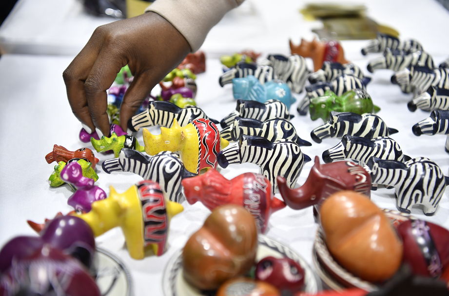 俄罗斯套娃、德国啤酒、韩国化妆品...买买买！来济南大明湖逛“国际大集”