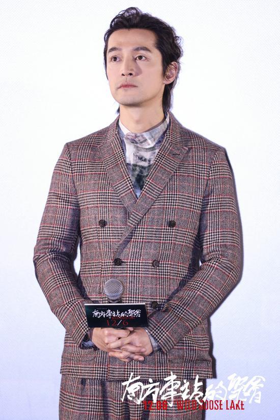 《北京日报》评张云雷事件：艺人要有艺德 粉丝要有三观