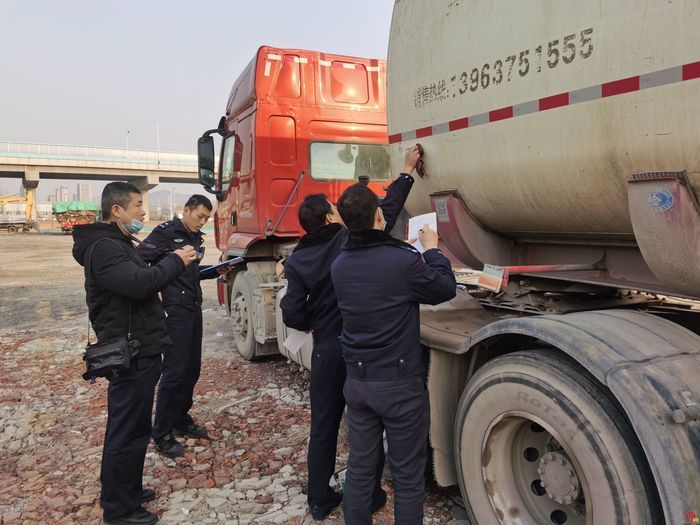 济南交警成功斩断一生产销售改装车辆