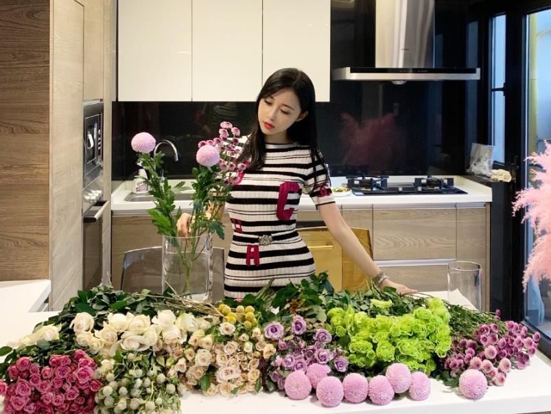 Luna|潘玮柏娶宣云，方媛为郭富城生两娃，老男人为何都偏爱网红？