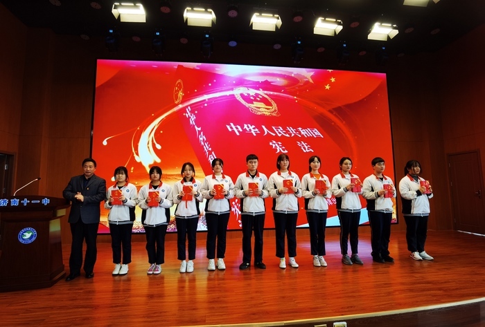 ���ܷ�������Ӣ�ۼ��������ս�ۼ���ݡ�������ʮһ�е�ʮ��������������ɫ����