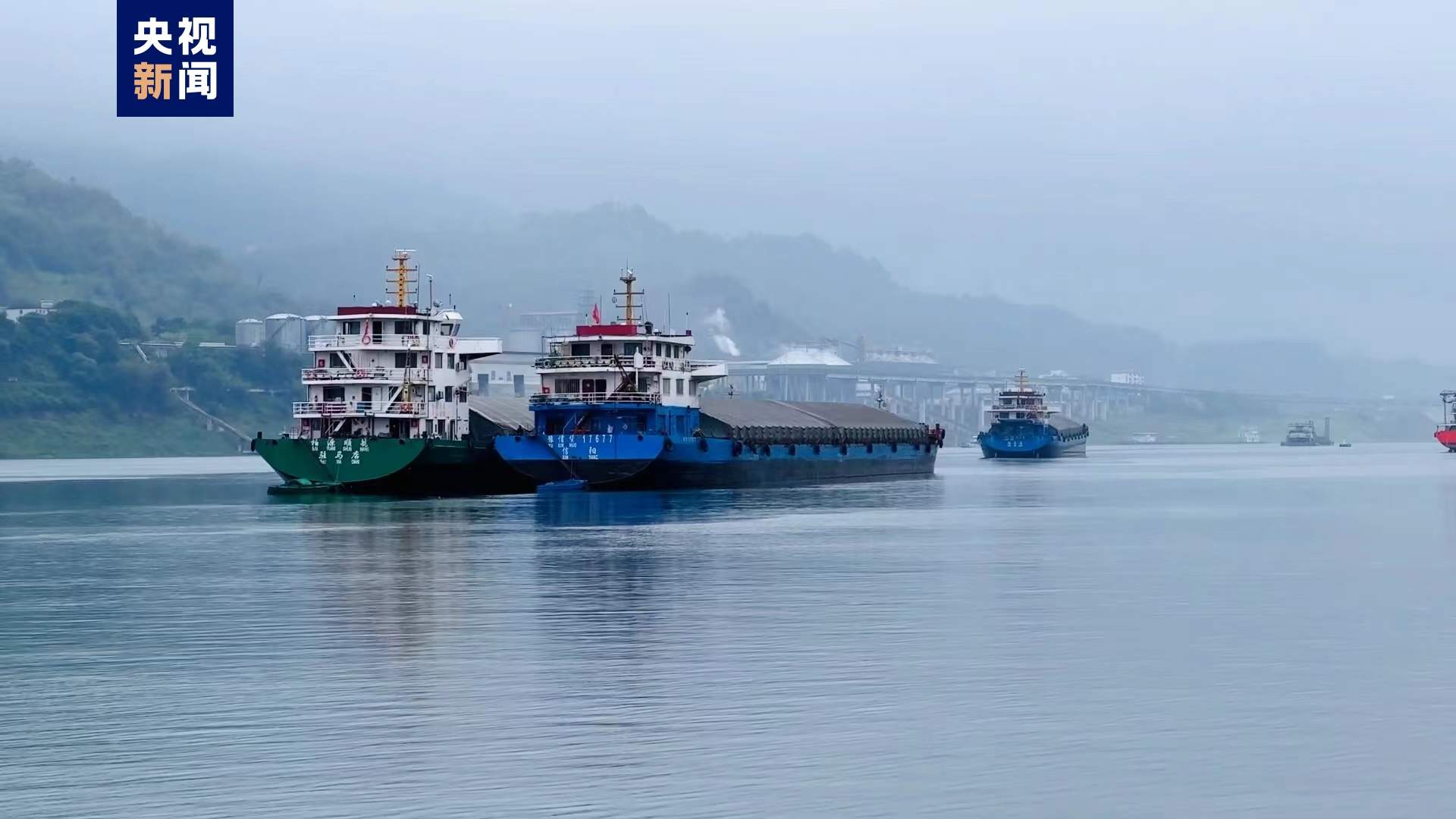 三峡库区迎来汛期首轮涨水过程 重庆沿线移航标保安全