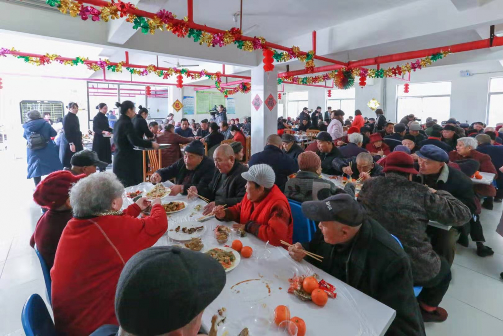 敬老院里的温情小年，暖进了每一位老人的心里