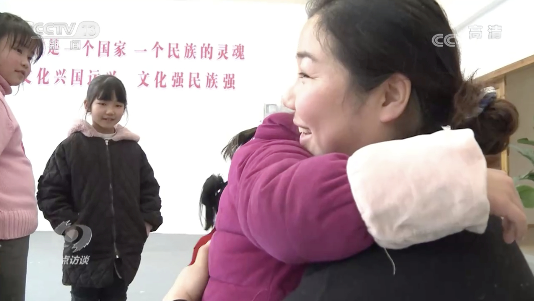 送礼品 送服务……留在家乡的他们也能感受温暖