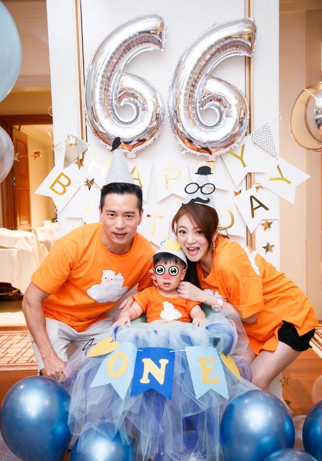 安以轩儿子翻越床板超惊险，小小年纪身手不错化险为夷
