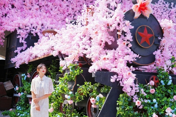 探秘一周年，华谊兄弟(济南)电影小镇千人实景剧本杀重磅上新！