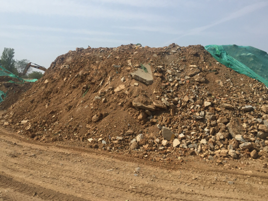 【啄木鸟在行动】世纪大道与凤岐路交汇处南200米路西存在扬尘隐患