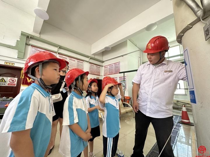 小学生走进ok138cn太阳集团探寻供暖奥秘