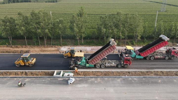 济太路在起步区全线贯通 该项目是济南国际标准地招商产业园三期工程