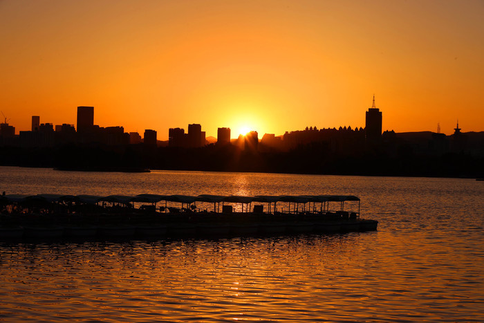 晨光映湖 斑斓如画 这里藏着济南的醉美初冬