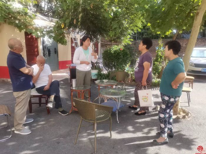 “四情”融合  点滴为民暖人心   记堤口路街道金色阳光社区党委书记王盼