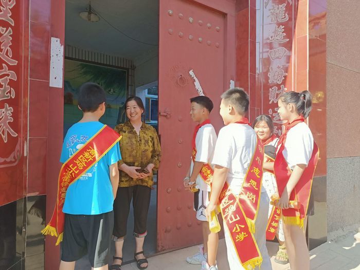 高新区鸡山小学开展防溺水志愿服务