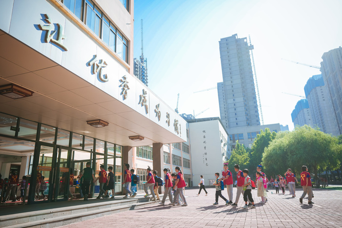 “你上学我守护”,新生入学他们有妙招
